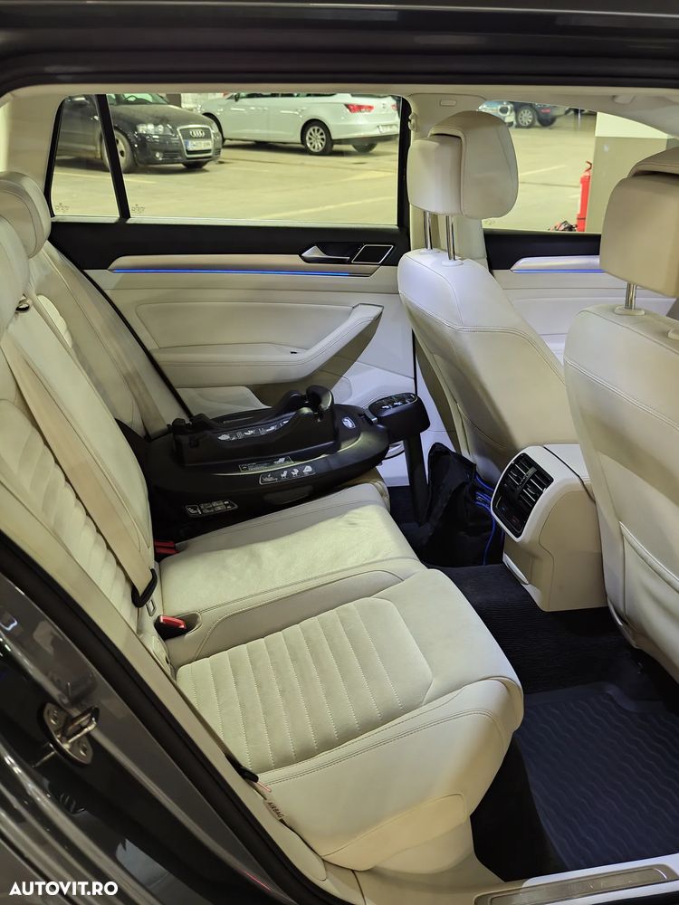 Volkswagen Passat - 24