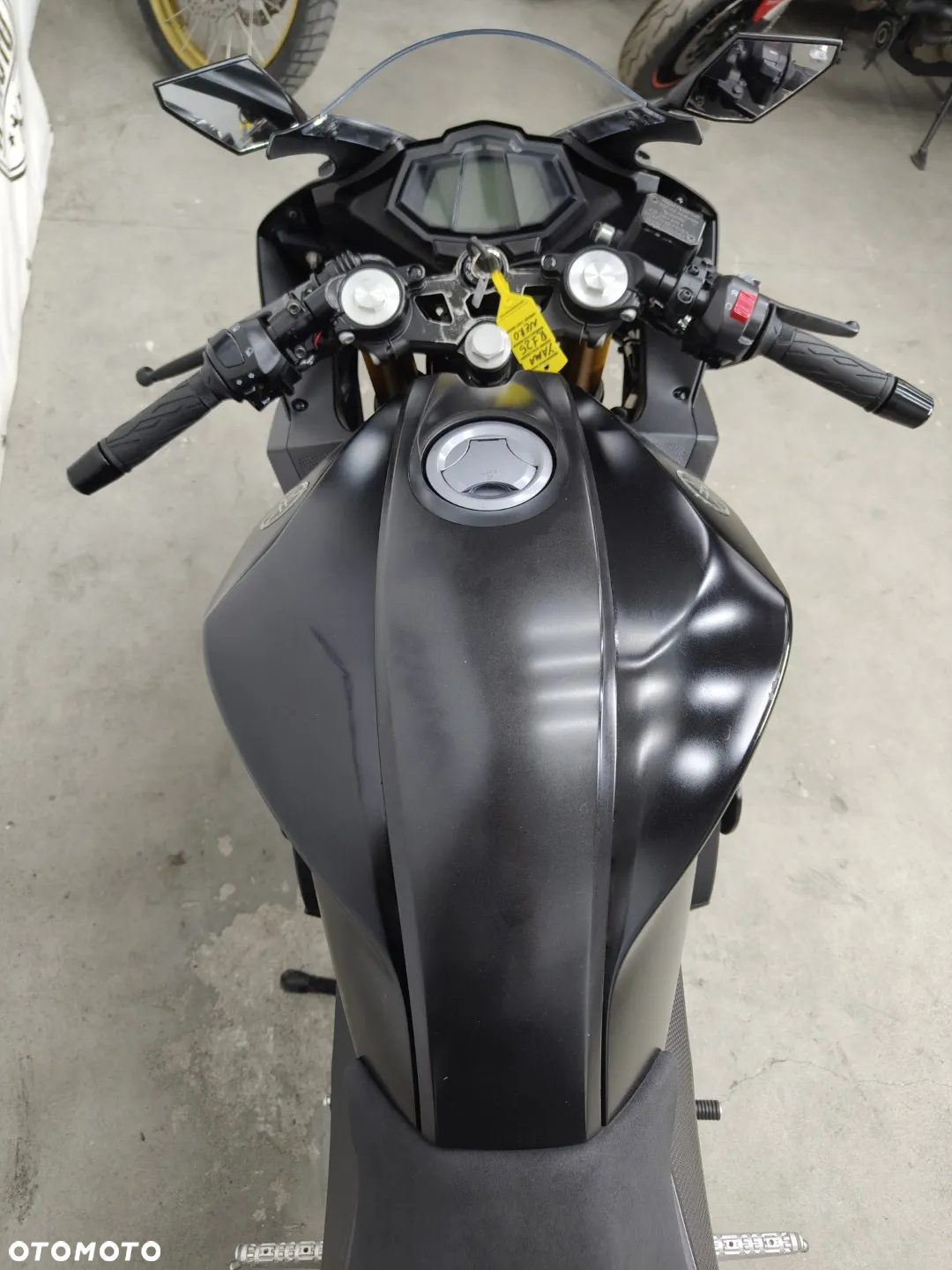 Yamaha YZF - 11