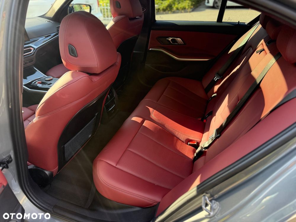 BMW Seria 3 330i xDrive M Sport Sport - 15