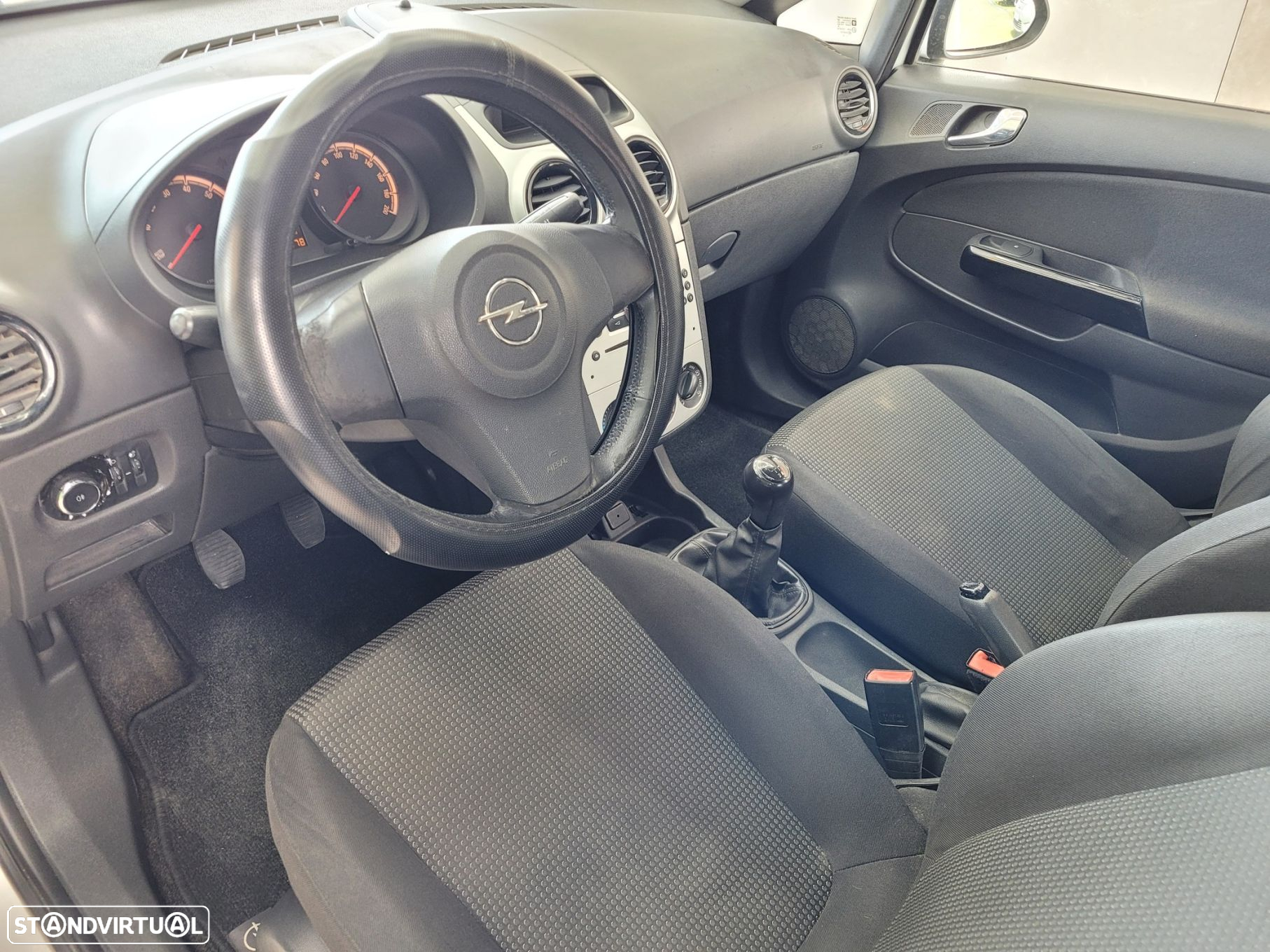 Opel Corsa 1.2 Cosmo - 8