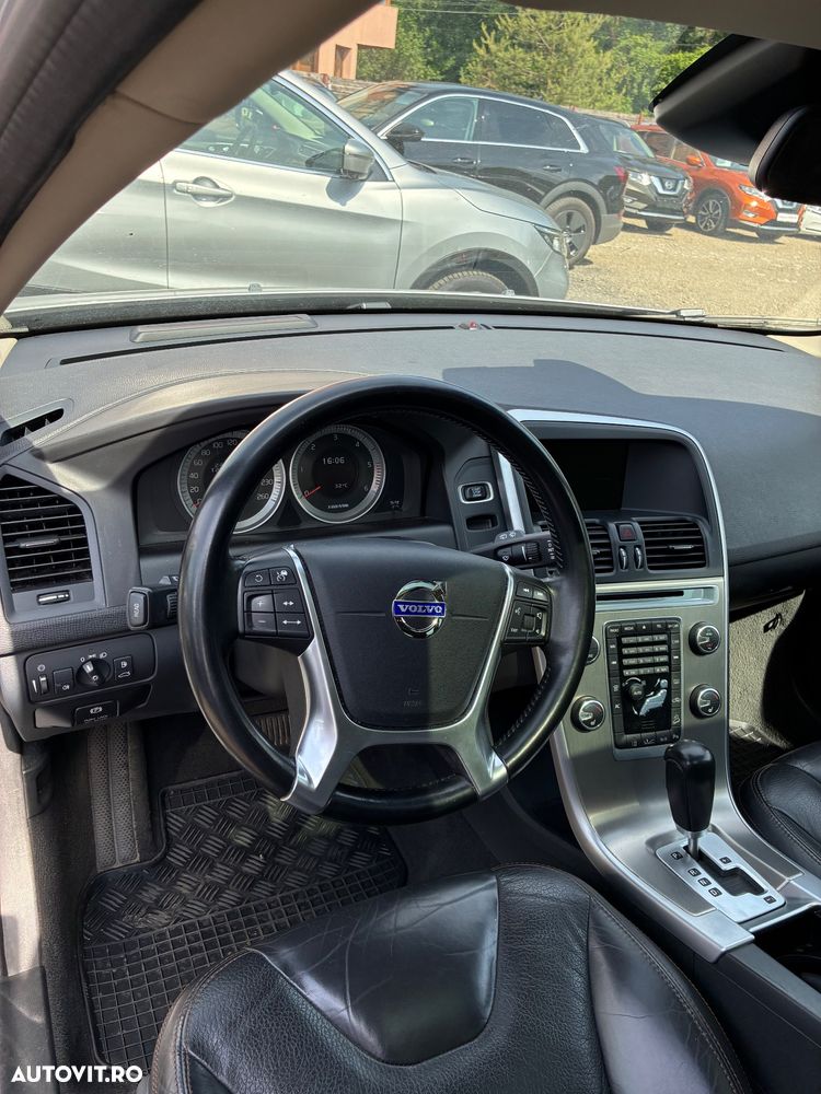 Volvo XC 60 D5AWD Ocean Race - 10