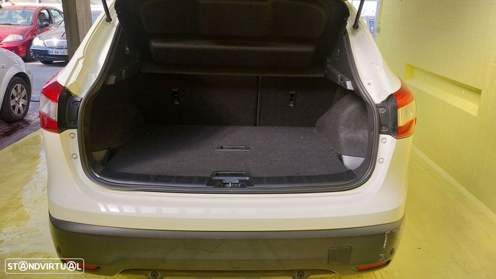 Nissan Qashqai 1.5 dCi N-Connecta 18 - 18