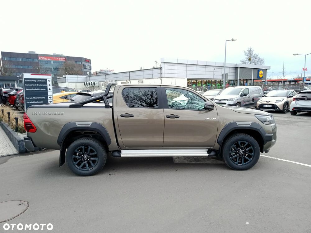Toyota Hilux 2.8 D-4D Double Cab Invincible 4x4 - 6