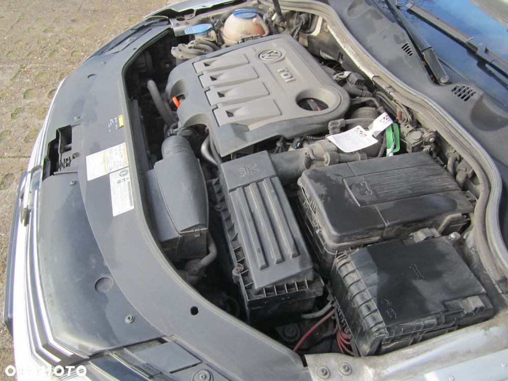 Volkswagen Passat 2.0 TDI DPF Comfortline - 16