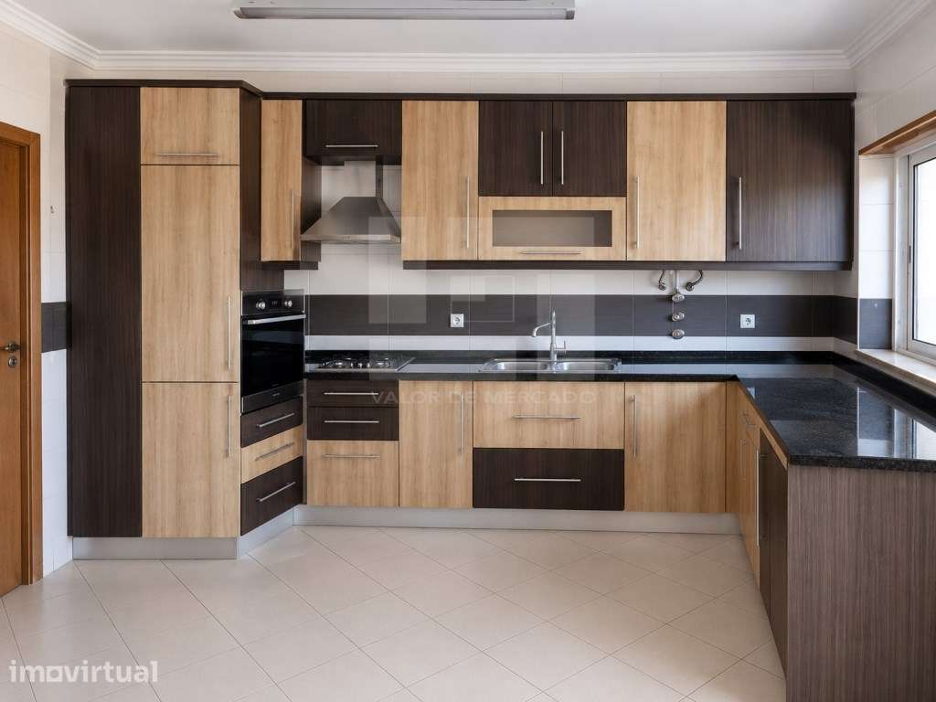 APARTAMENTO T3 - Urbanização de Betunes - Grande imagem: 2/6