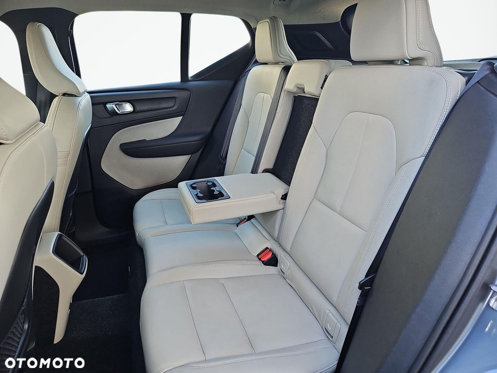 Volvo XC 40 - 29