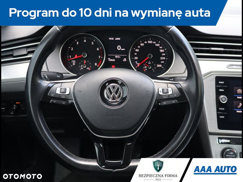 Volkswagen Passat - 19
