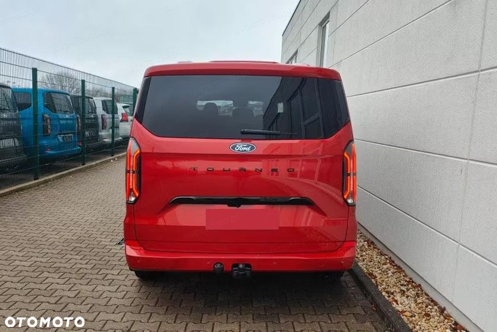 Ford Tourneo Custom - 6