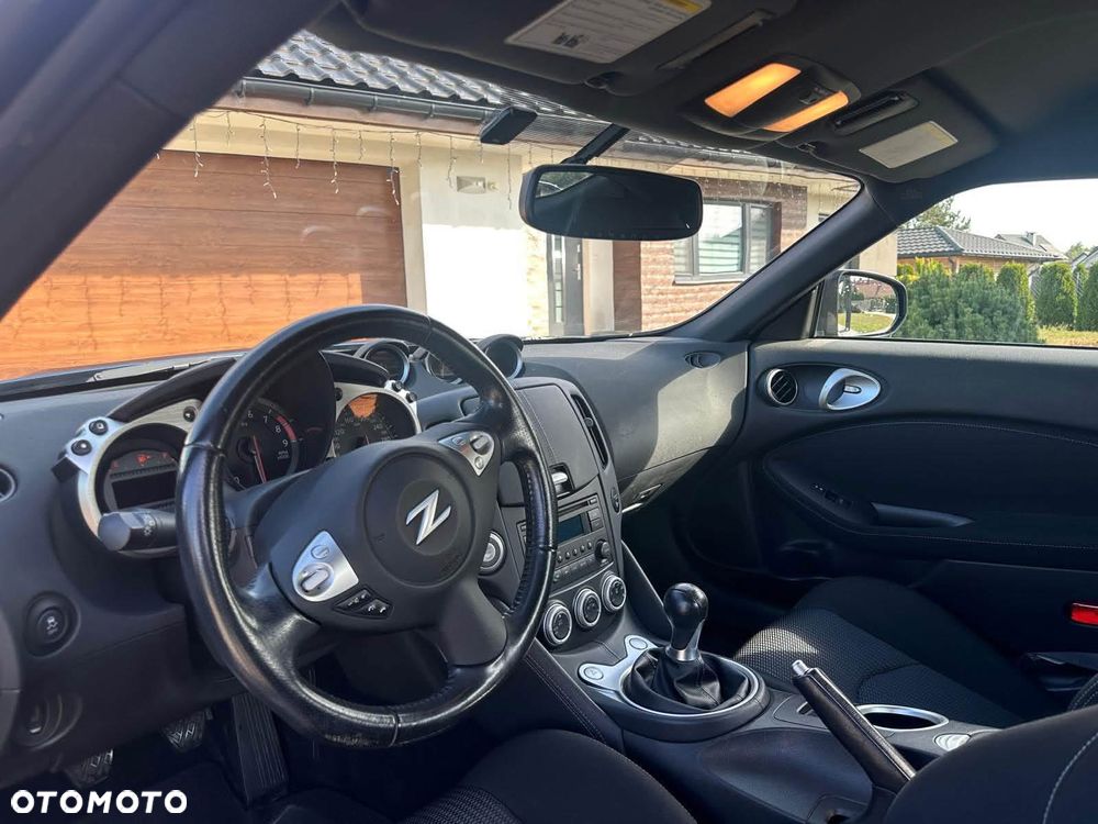 Nissan 370 Z Standard - 8