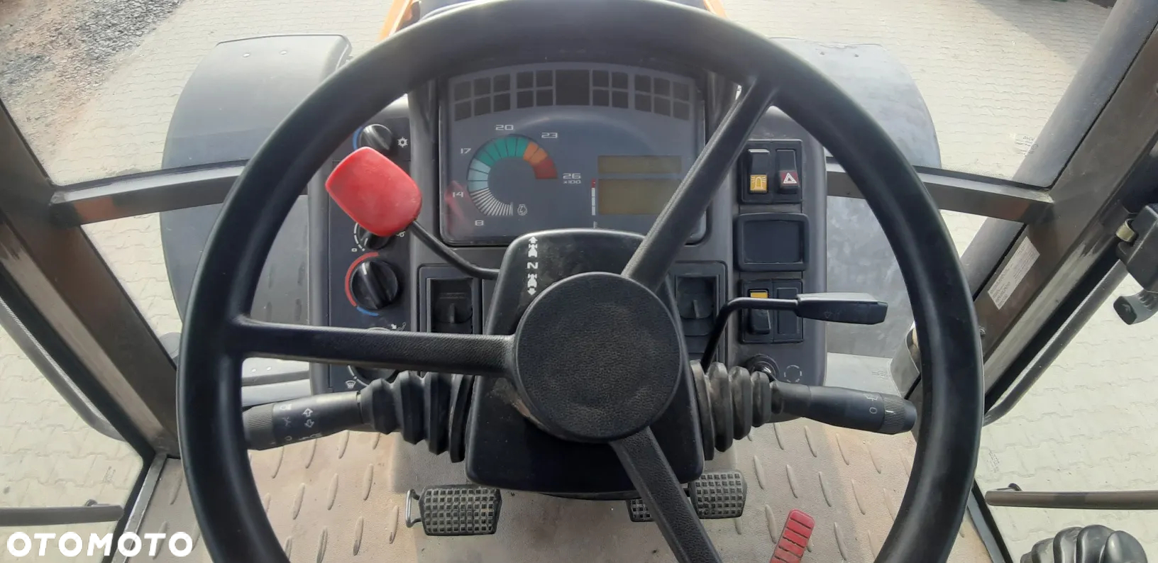 Renault Ares 725 RZ - 12