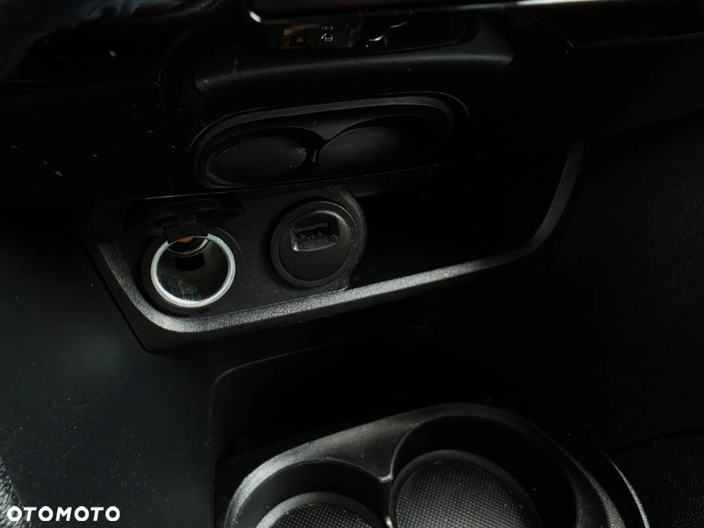 Peugeot 2008 BlueHDi 130 EAT8 GT Pack - 25