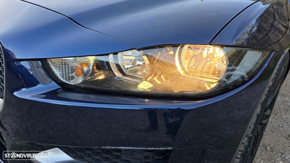 Jaguar XE 2.0 D R-Sport - 50