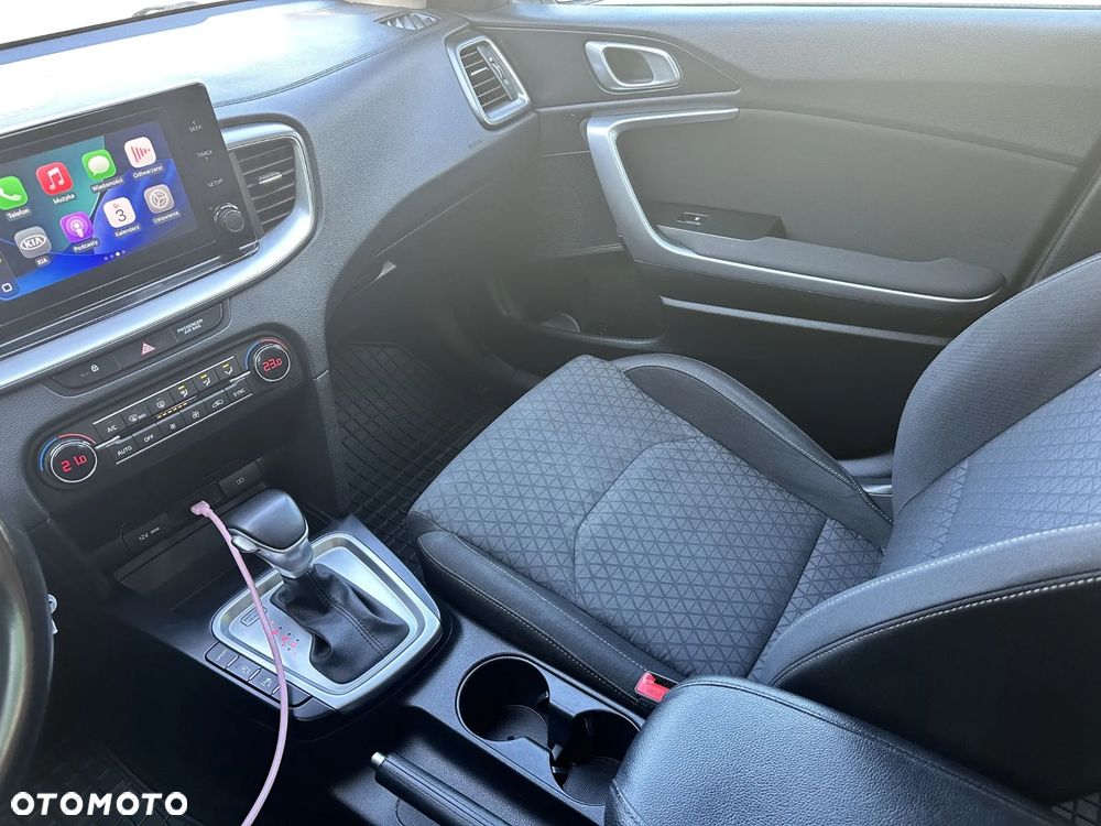 Kia Ceed - 31