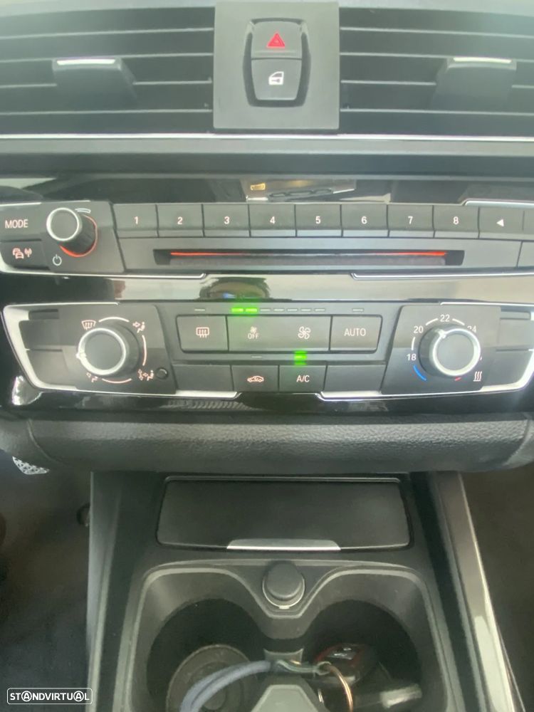 BMW 218 d Cabrio Line Sport - 21