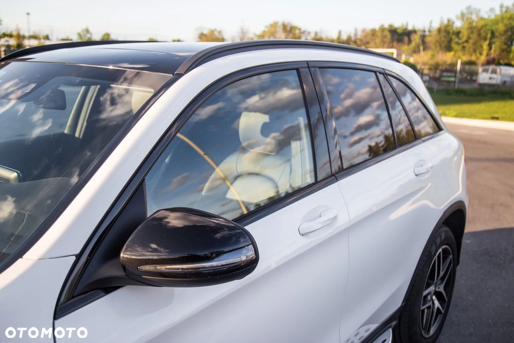 Mercedes-Benz GLC 300 4Matic 9G-TRONIC - 4