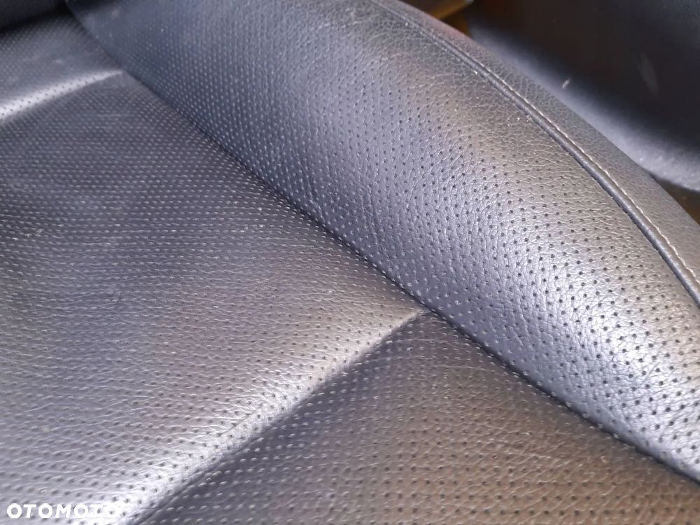 VW Touareg II 7P FOTELE FOTEL KANAPA BOCZKI TUNEK GRZANE CZARNE 12r. - 12
