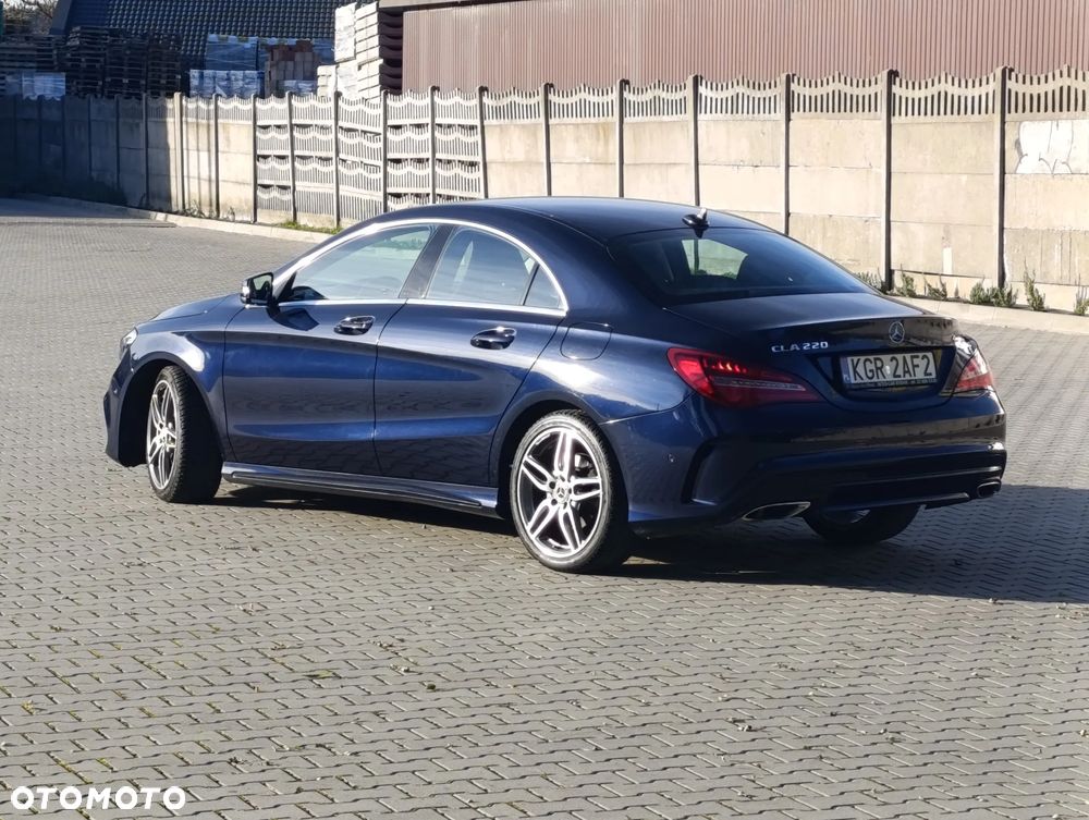 Mercedes-Benz CLA 220 4-Matic AMG Line - 10