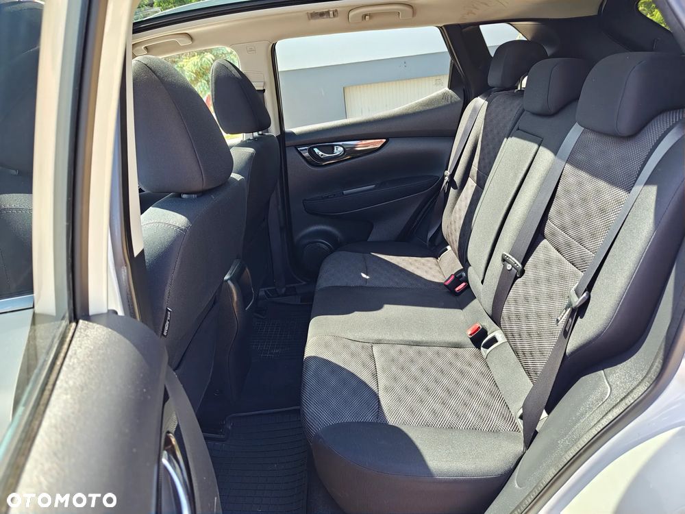 Nissan Qashqai 1.5 dCi N-Connecta - 16