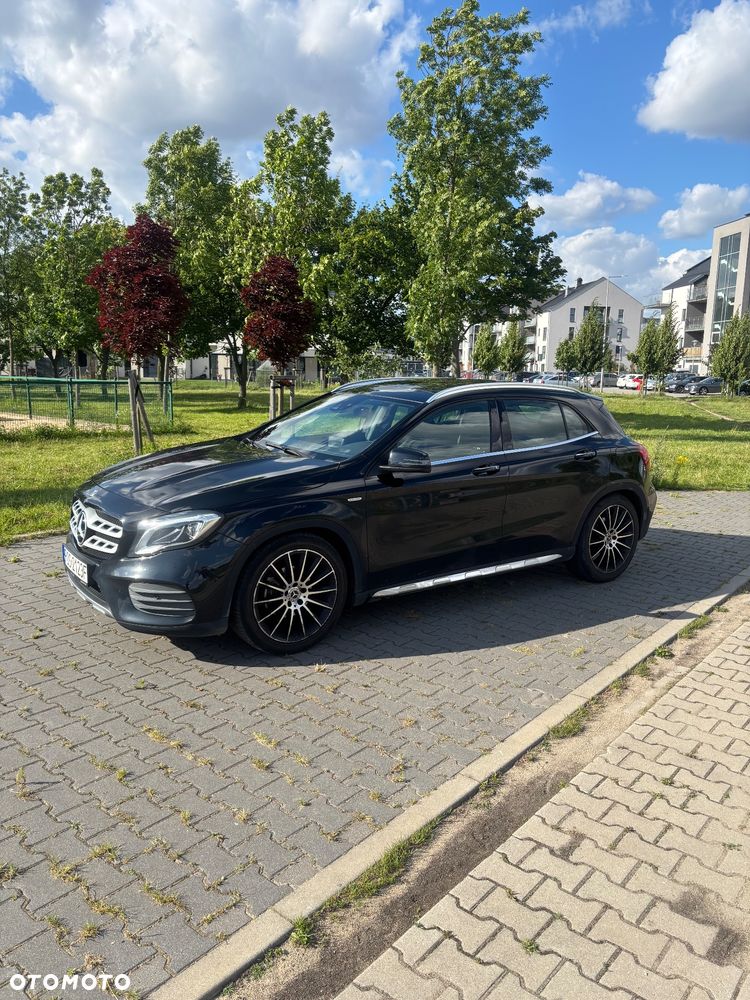 Mercedes-Benz GLA 200 7G-DCT - 1