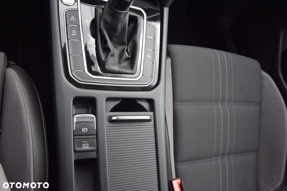 Volkswagen Passat Alltrack 2.0 TDI SCR DSG 4Motion - 21