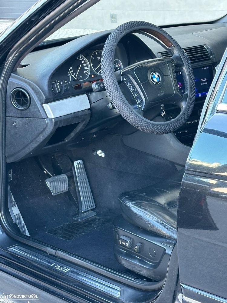 BMW 530 dA Touring - 13