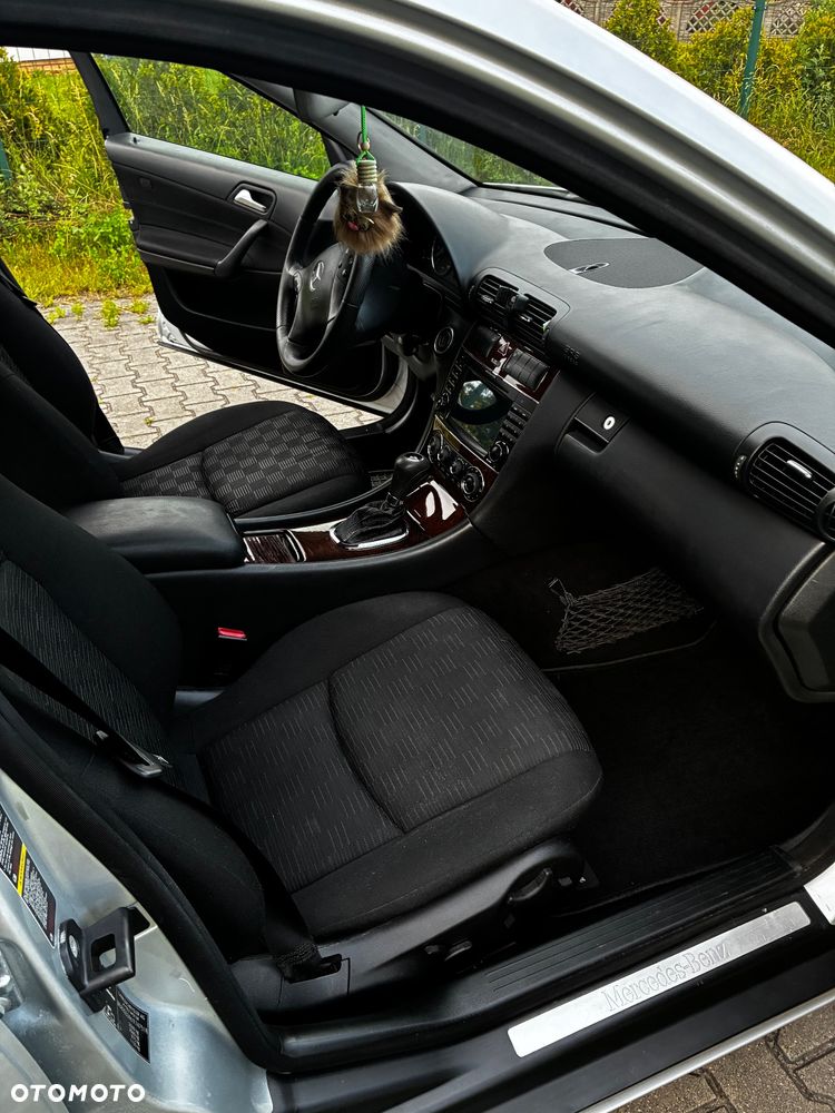 Mercedes-Benz Klasa C 180 Kompressor Automatik Classic Sport Edition - 9