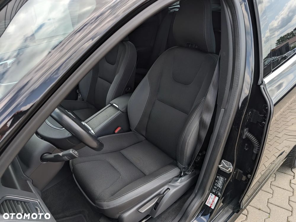 Volvo XC 60 D4 Momentum - 35
