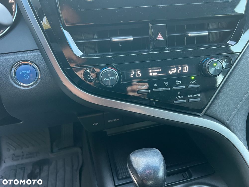 Toyota Camry 2.5 Hybrid Comfort CVT - 23