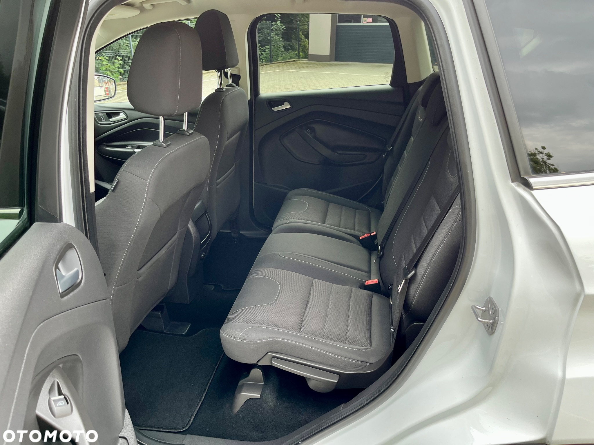 Ford Kuga - 10