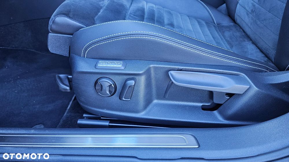 Volkswagen Passat Variant 2.0 TDI EVO Elegance DSG - 15