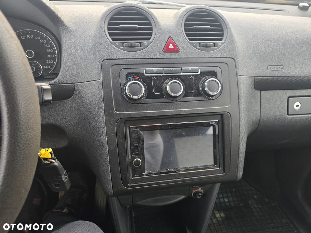 Volkswagen Caddy - 10