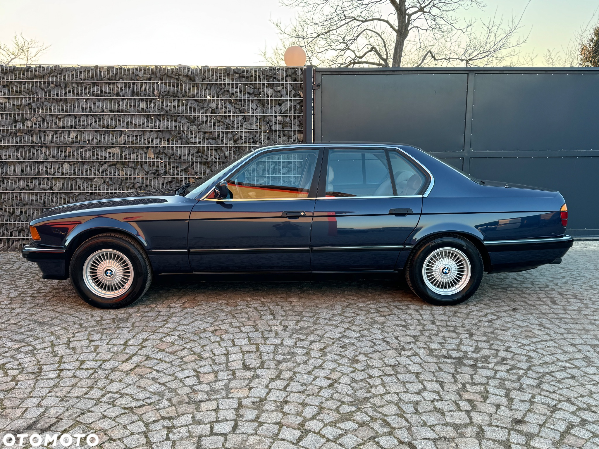 BMW Seria 7 735i - 25