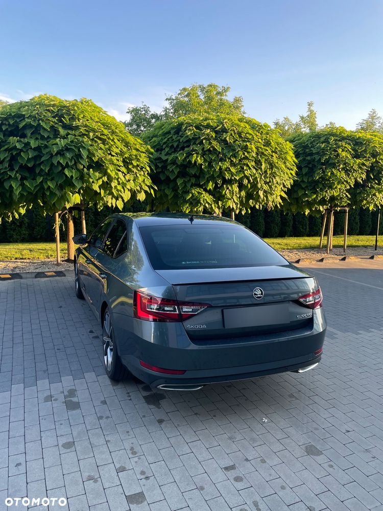 Skoda Superb 2.0 TDI Sportline - 4