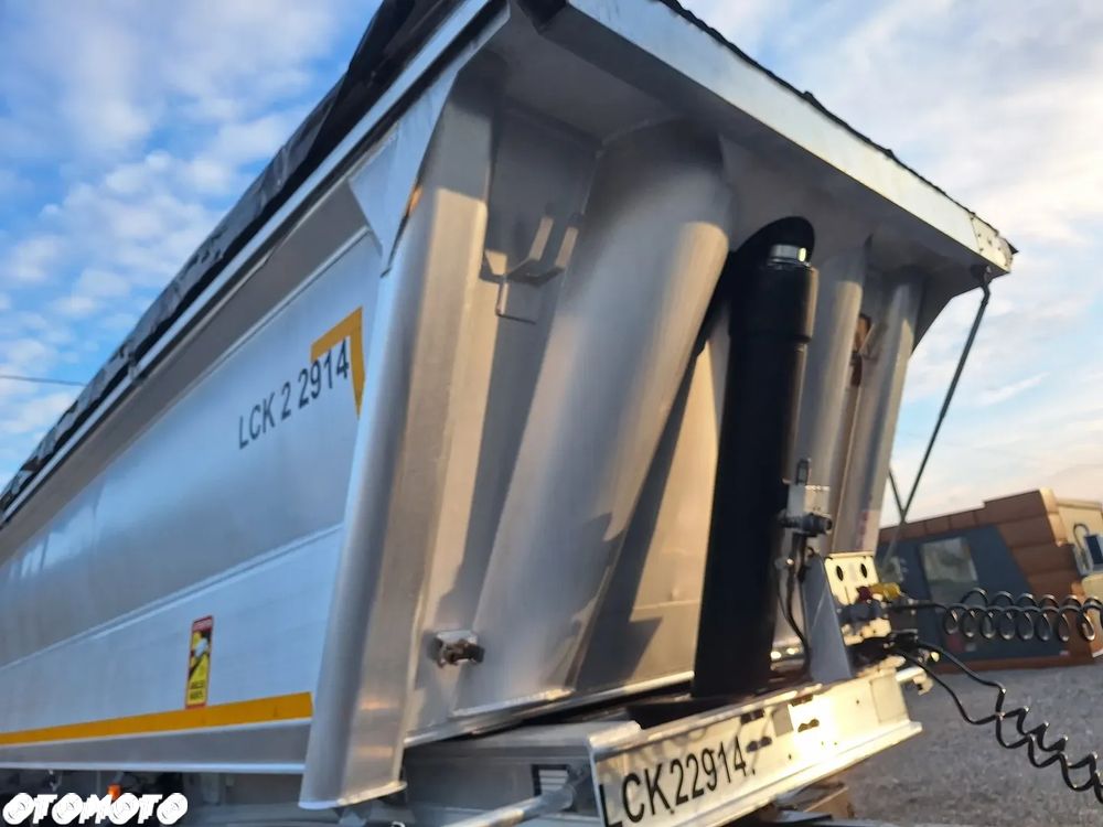 Benalu 28m3 / 2013 / 2 osie podnoszone / Import Francja - 6