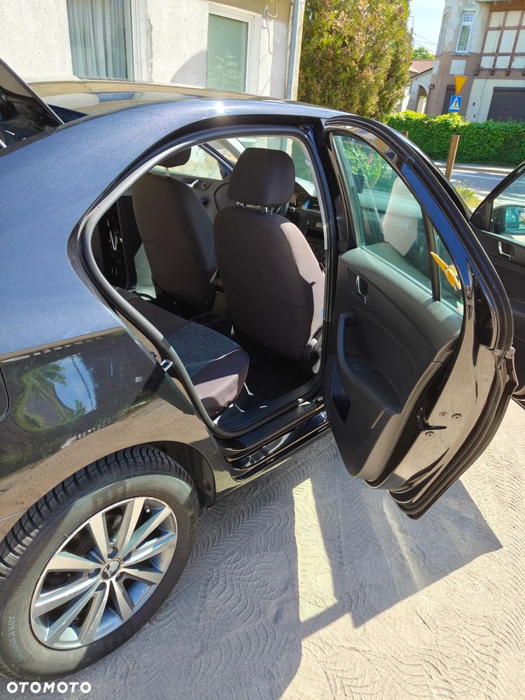 Skoda RAPID 1.2 TSI Active - 10