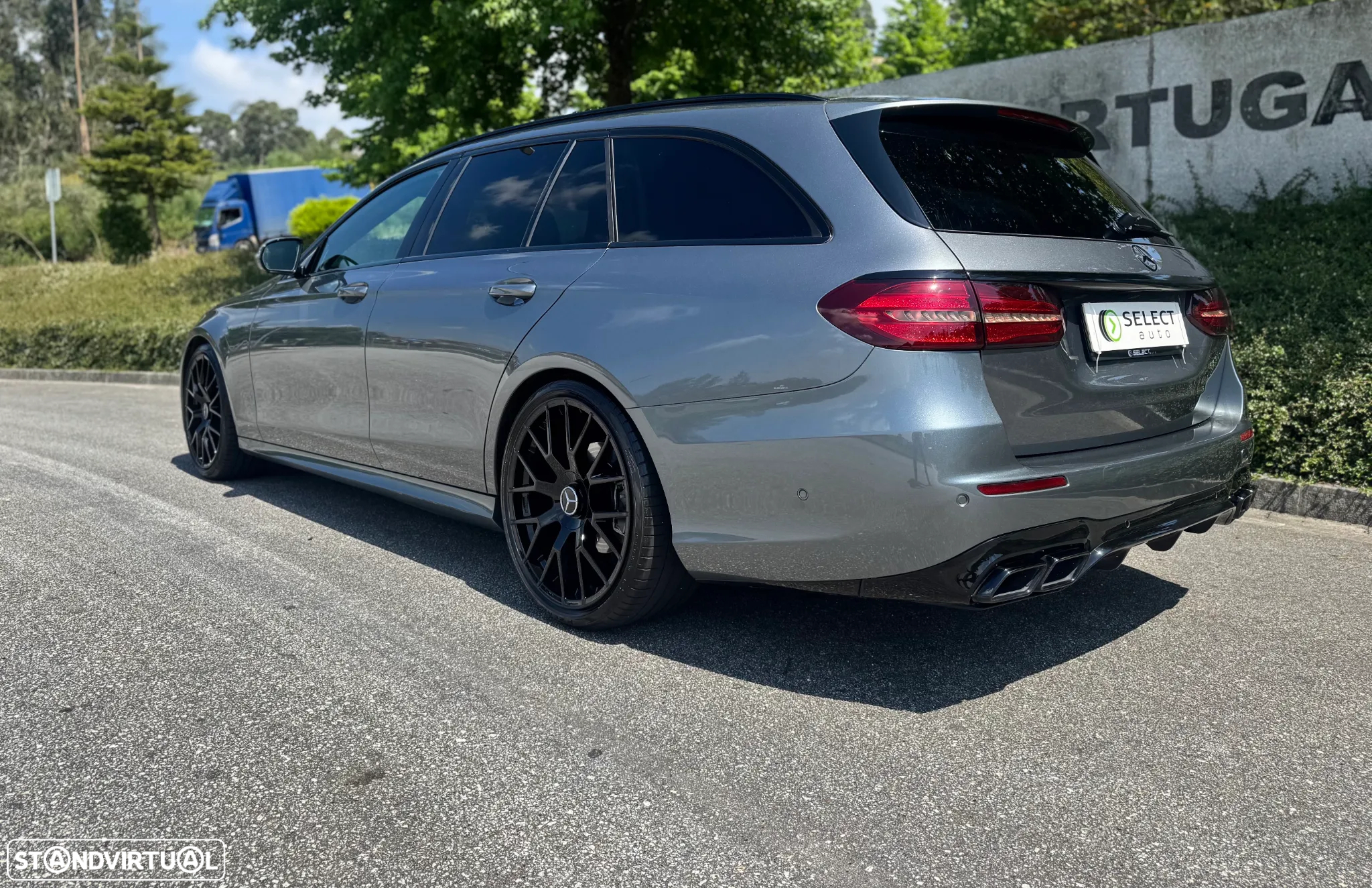 Mercedes-Benz E 220 d AMG Line - 3