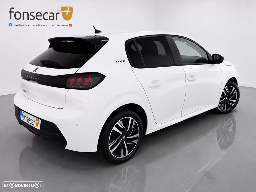 Peugeot 208 1.2 PureTech SE Style - 4