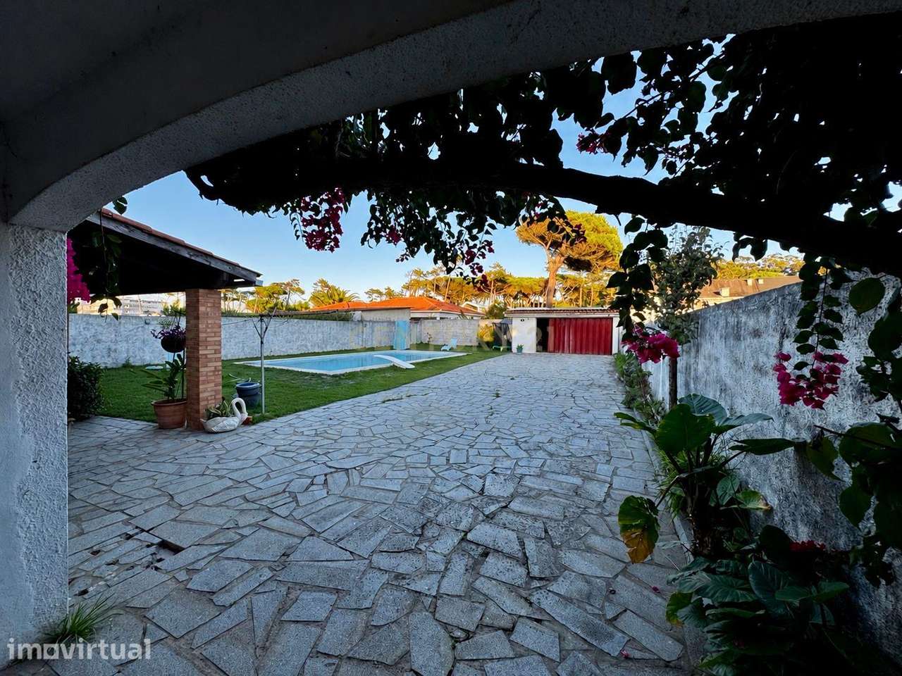 Moradia T4 de quatro frentes com piscina e vista mar | Mindelo - Grande imagem: 4/30