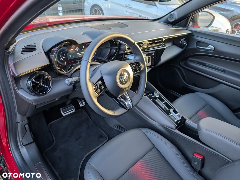 Alfa Romeo Junior 1.2 mHEV Ibrida Q4 eDCT - 8