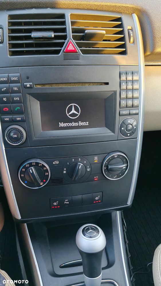 Mercedes-Benz Klasa B 180 CDI Autotronic - 16