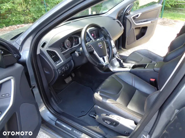 Volvo XC 60 D4 AWD Summum - 11