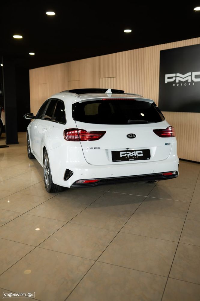 Kia Ceed SW 1.6 CRDi MHEV Dynamic - 4