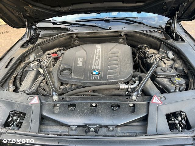BMW Seria 5 530d xDrive - 34