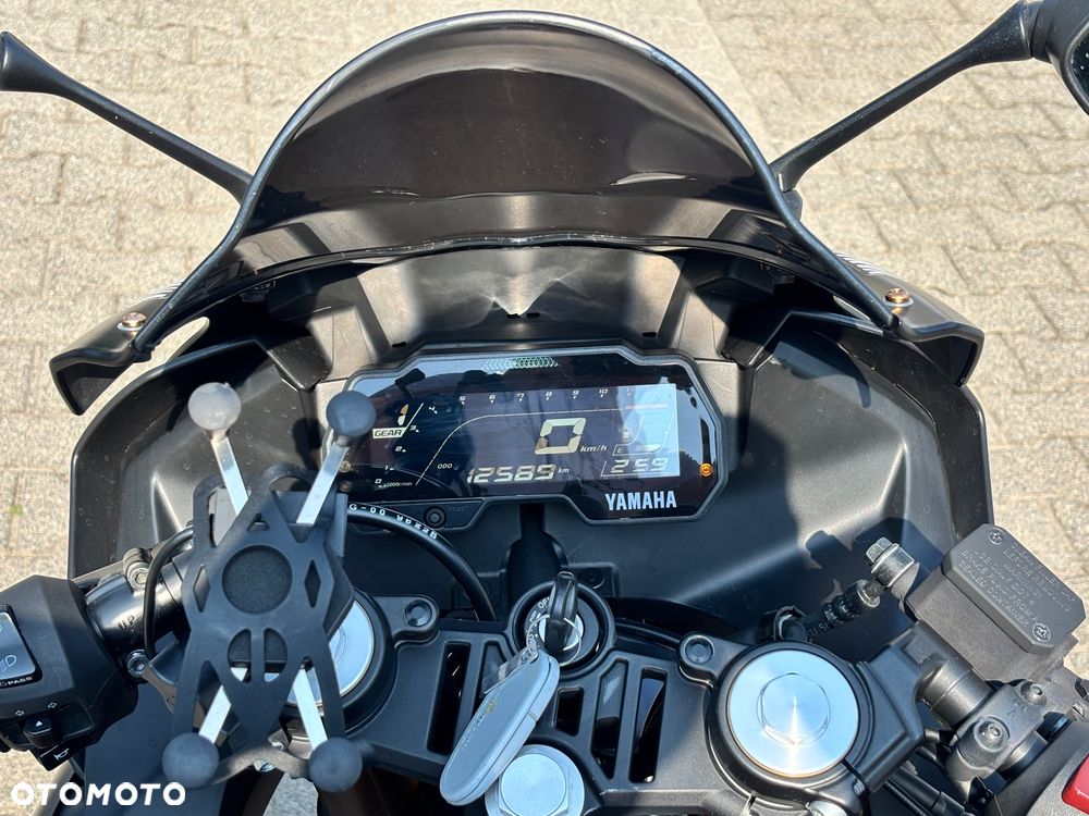 Yamaha YZF - 6