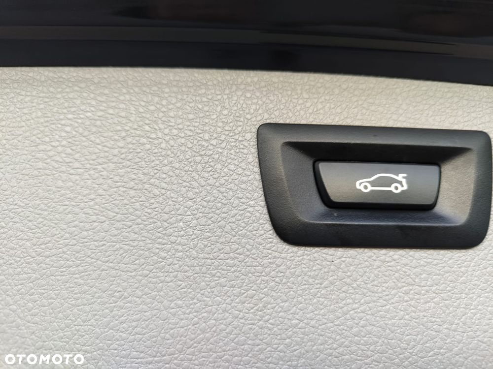 BMW Seria 3 320d Sport Line - 22