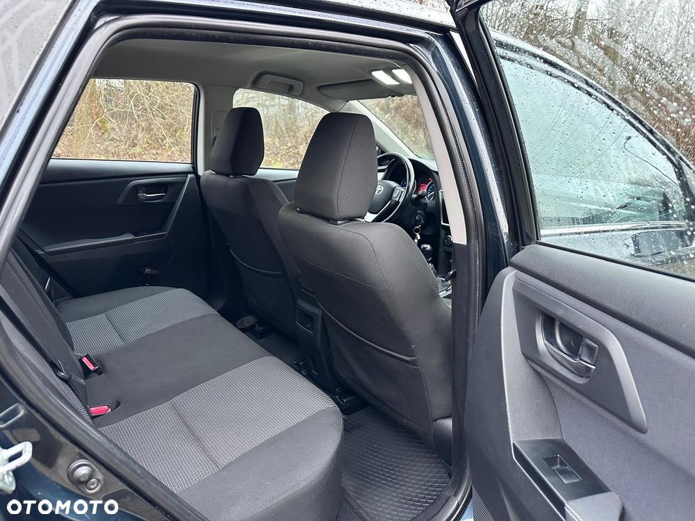 Toyota Auris 1.6 Premium - 6