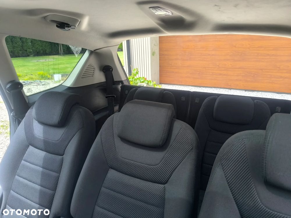 Ford S-Max - 13