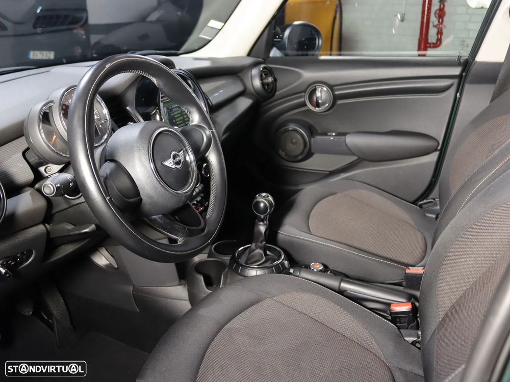 MINI 5 Portas Cooper D - 8