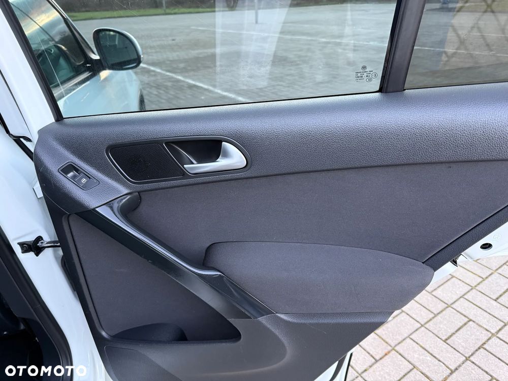 Volkswagen Tiguan 2.0 TDI DPF BlueMotion Technology Exclusive - 14