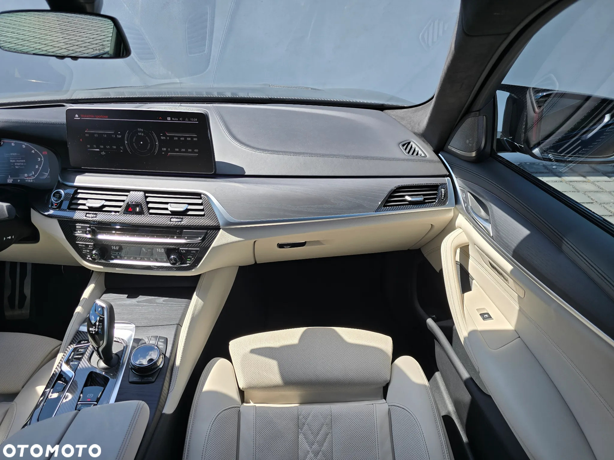 BMW Seria 5 M550i xDrive - 11